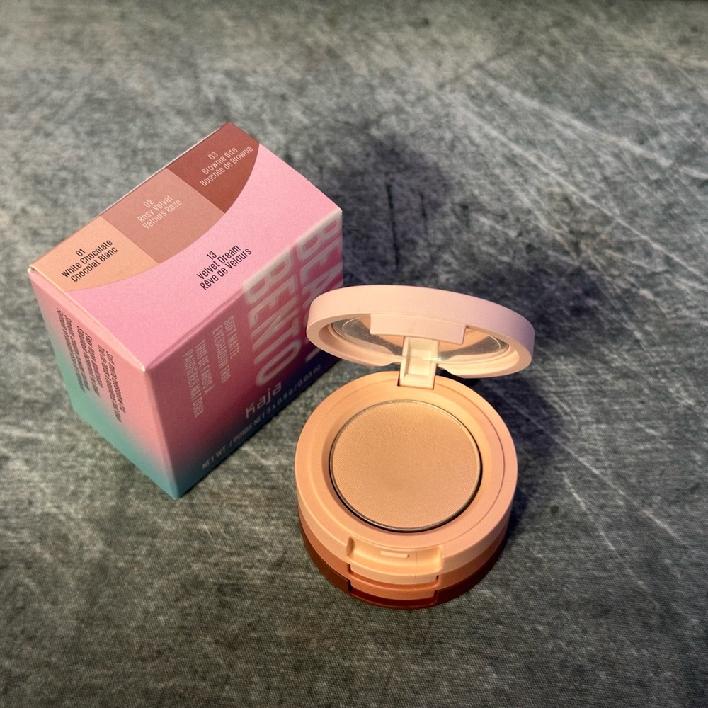 KAJA Beauty Bento Bouncy Shimmer Eyeshadow in 13 Velvet Dream
